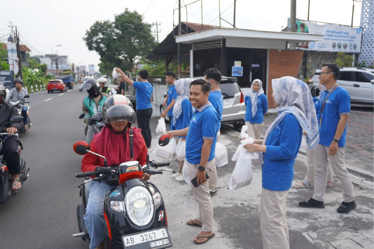 BPRS HIK MCI Berbagi Kebahagiaan Ramadan